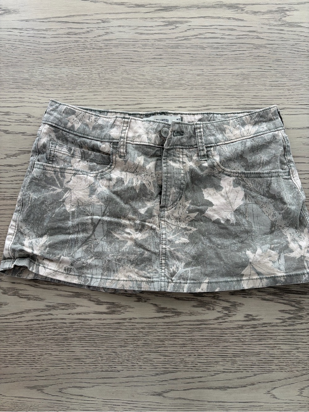 Hollister Green & White Floral Print Mini Skirt